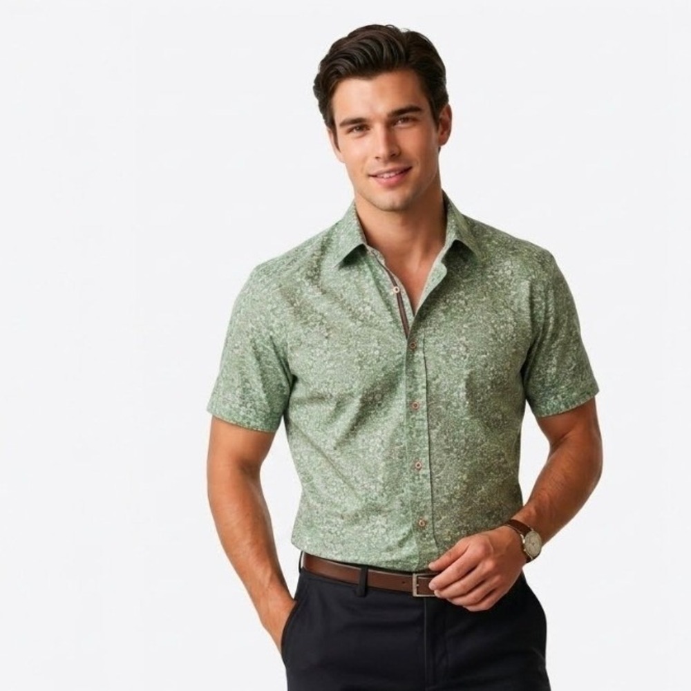 Carolina Herrera Green Button Down Shirt 15.5 (M) Casual Pixelated Print Red Tag